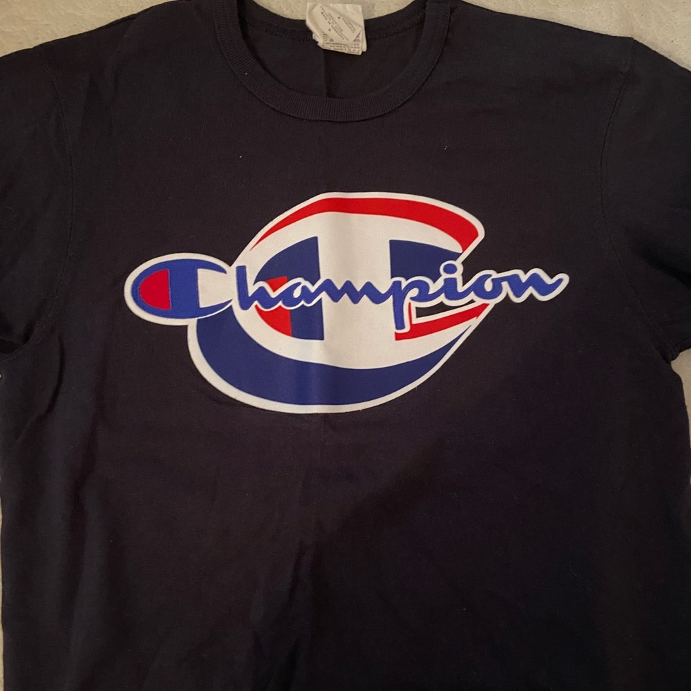 Size small men’s champion shirt